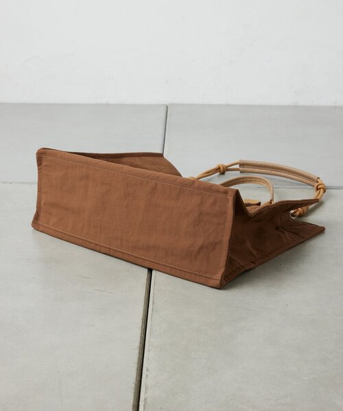 GALLARDAGALANTE（ガリャルダガランテ）の「【WEB限定】【2way／撥水加工】ナイロントート（トートバッグ・レディース・キャメル/ブラック・FREE）」の14枚目の写真