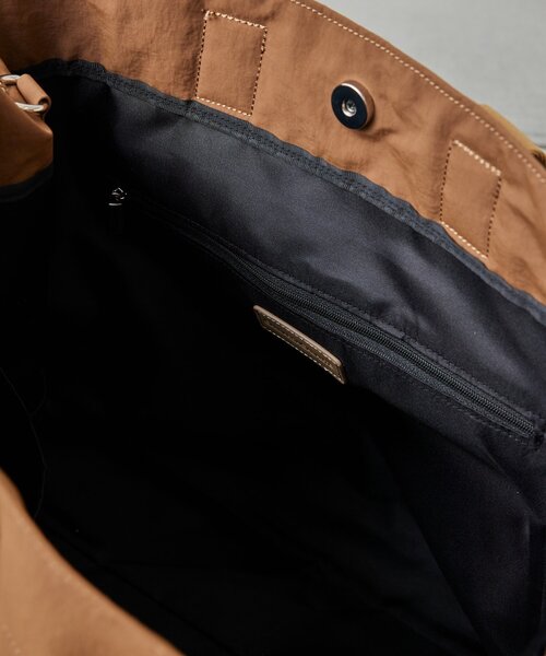 GALLARDAGALANTE（ガリャルダガランテ）の「【WEB限定】【2way／撥水加工】ナイロントート（トートバッグ・レディース・キャメル/ブラック・FREE）」の17枚目の写真