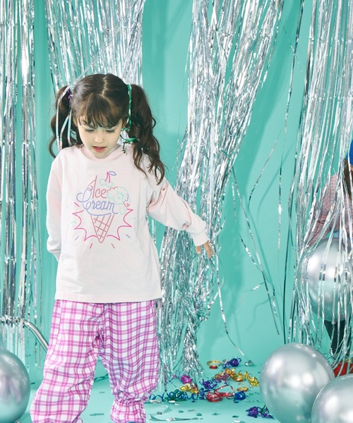 pairmanon(ペアマノン)の「【綿100%】ユニセックス ネームタグ付き カラーボーダー ロンT(Tシャツ/カットソー・キッズ・ブルー/オレンジ/ピンク/グリーン・100/110/120/130/140/150/90)」の6枚目の写真