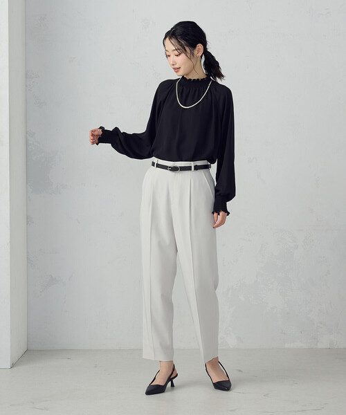 COMME CA ISM(コムサイズム)の「【宮城舞さん着用】ポリエステルジョーゼット シャーリングブラウス(シャツ/ブラウス・レディース・オフホワイト/サックスブルー/ブラック・SMALL/X-LARGE/LARGE/MEDIUM)」の14枚目の写真