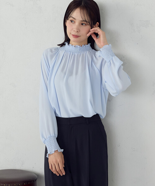 COMME CA ISM(コムサイズム)の「【宮城舞さん着用】ポリエステルジョーゼット シャーリングブラウス(シャツ/ブラウス・レディース・オフホワイト/サックスブルー/ブラック・SMALL/X-LARGE/LARGE/MEDIUM)」の21枚目の写真