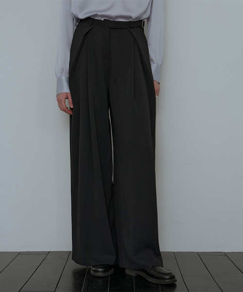 DEHEVE（デヘヴェ）の「Silky Belt Wide Slacks [Black]（スラックス・レディース・ブラック・SMALL/MEDIUM）」の2枚目の写真