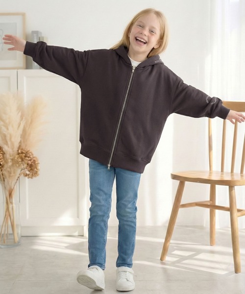 classicalelf（クラシカルエルフ）の「【キッズ】親子リンクコーデ可能◎ゆるっとダボっと可愛い♪裏起毛クロップドワイドパーカー（パーカー・キッズ・オートミール/チャコール・160/140/120/100）」の12枚目の写真