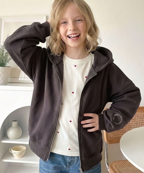 classicalelf（クラシカルエルフ）の「【キッズ】親子リンクコーデ可能◎ゆるっとダボっと可愛い♪裏起毛クロップドワイドパーカー（パーカー・キッズ・オートミール/チャコール・160/140/120/100）」の8枚目の写真