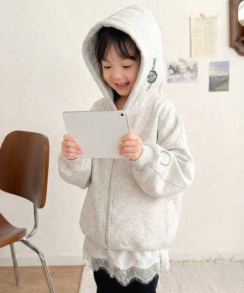 classicalelf（クラシカルエルフ）の「【キッズ】親子リンクコーデ可能◎ゆるっとダボっと可愛い♪裏起毛クロップドワイドパーカー（パーカー・キッズ・オートミール/チャコール・160/140/120/100）」の19枚目の写真