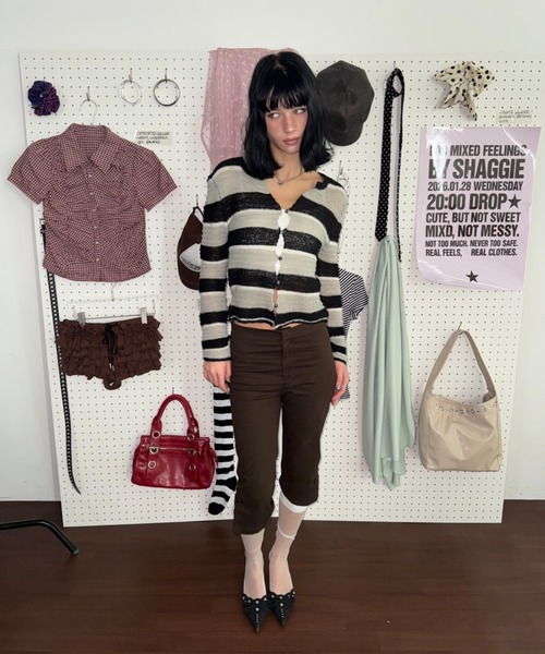 SHAGGIE(シャギー)の「サイドスリットカプリパンツ(その他パンツ・レディース・ブラック/ブラウン・SMALL/MEDIUM)」の11枚目の写真