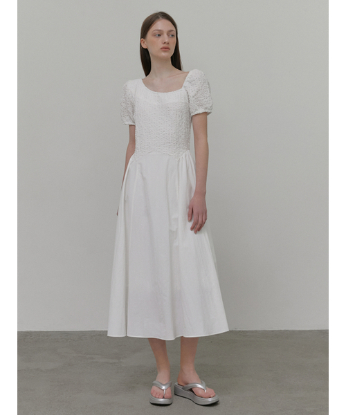 ETMON（エトモン）の「Texture Shirring Dress, White（ワンピース・レディース・その他・S/M）」の2枚目の写真