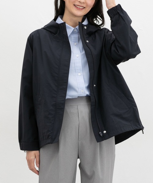 Honeys(ハニーズ)の「【非フッ素撥水加工】撥水加工フードブルゾン(ブルゾン・レディース・アイボリー/ブルーグレー/ピンク系/ベージュ/ネイビー・S/M/LL/L)」の4枚目の写真