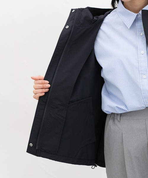 Honeys(ハニーズ)の「【非フッ素撥水加工】撥水加工フードブルゾン(ブルゾン・レディース・アイボリー/ブルーグレー/ピンク系/ベージュ/ネイビー・S/M/LL/L)」の15枚目の写真