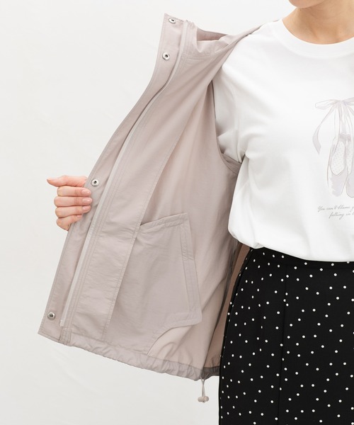 Honeys(ハニーズ)の「【非フッ素撥水加工】撥水加工フードブルゾン(ブルゾン・レディース・アイボリー/ブルーグレー/ピンク系/ベージュ/ネイビー・S/M/LL/L)」の20枚目の写真