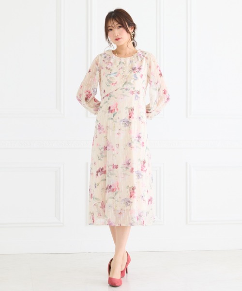 Rose Tiara(ローズティアラ)の「ラメストライプフラワープリントワンピース(ワンピース・レディース・ベージュ/ネイビー・46/42/38)」の6枚目の写真
