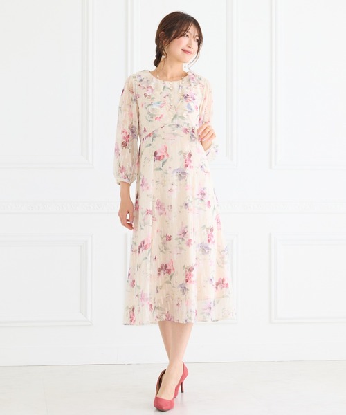 Rose Tiara(ローズティアラ)の「ラメストライプフラワープリントワンピース(ワンピース・レディース・ベージュ/ネイビー・46/42/38)」の9枚目の写真