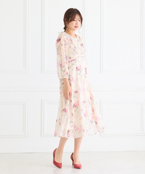 Rose Tiara(ローズティアラ)の「ラメストライプフラワープリントワンピース(ワンピース・レディース・ベージュ/ネイビー・46/42/38)」の10枚目の写真