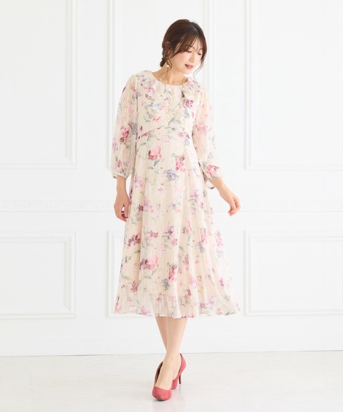 Rose Tiara(ローズティアラ)の「ラメストライプフラワープリントワンピース(ワンピース・レディース・ベージュ/ネイビー・46/42/38)」の12枚目の写真