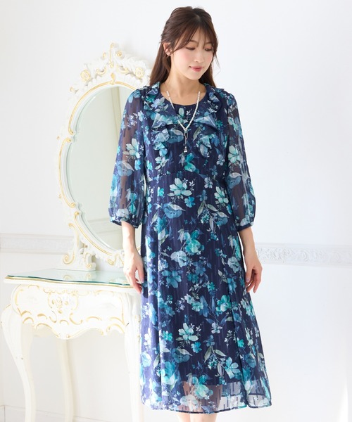 Rose Tiara(ローズティアラ)の「ラメストライプフラワープリントワンピース(ワンピース・レディース・ベージュ/ネイビー・46/42/38)」の15枚目の写真