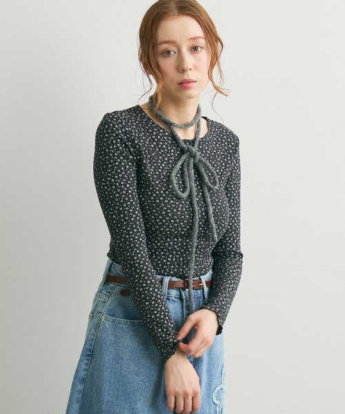 Crisp（クリスプ）の「リブフラワーTシャツ（Tシャツ/カットソー・レディース・ダークグレー/アイボリー・FREE）」の3枚目の写真