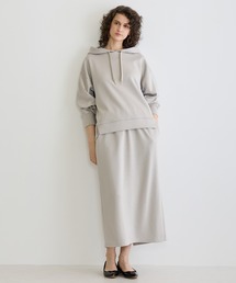 NICOLE white（ニコルホワイト）の「【セットアップアイテム】フードプルオーバー×タイトスカート（ワンピース）」