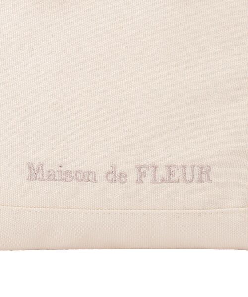 Maison de FLEUR（メゾンドフルール）の「マルチポケット帆布トートSバッグ（トートバッグ・レディース・アイボリー/ブラック・FREE）」の16枚目の写真
