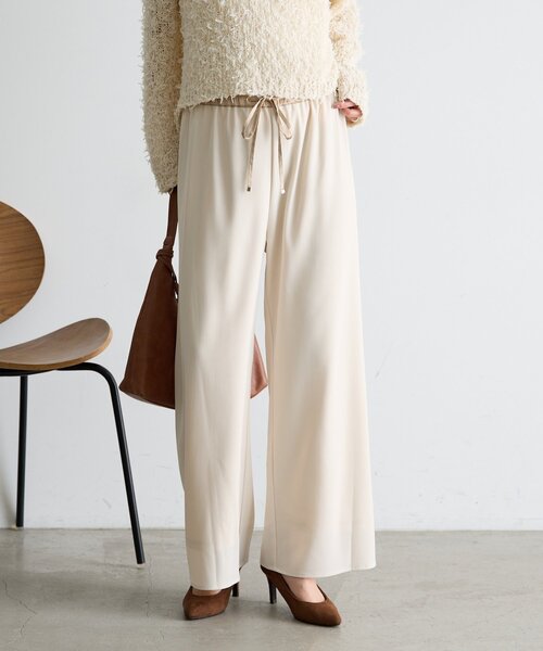 Jena espace merveilleux(ジェナ エスパスメルヴェイユ)の「【上品な落ち感】サテン切替トロミパンツ(その他パンツ・レディース・ブラック/アイボリー/グレー・FREE)」の2枚目の写真