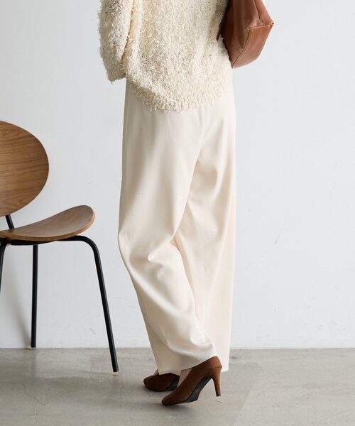 Jena espace merveilleux(ジェナ エスパスメルヴェイユ)の「【上品な落ち感】サテン切替トロミパンツ(その他パンツ・レディース・ブラック/アイボリー/グレー・FREE)」の13枚目の写真