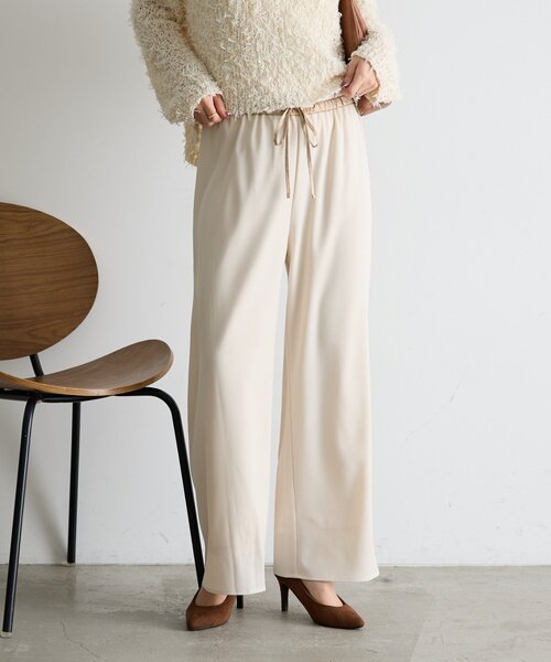 Jena espace merveilleux(ジェナ エスパスメルヴェイユ)の「【上品な落ち感】サテン切替トロミパンツ(その他パンツ・レディース・ブラック/アイボリー/グレー・FREE)」の15枚目の写真