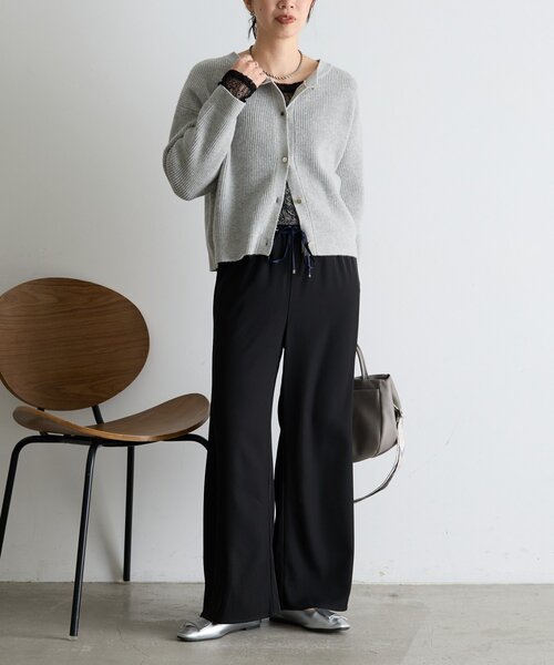 Jena espace merveilleux(ジェナ エスパスメルヴェイユ)の「【上品な落ち感】サテン切替トロミパンツ(その他パンツ・レディース・ブラック/アイボリー/グレー・FREE)」の20枚目の写真