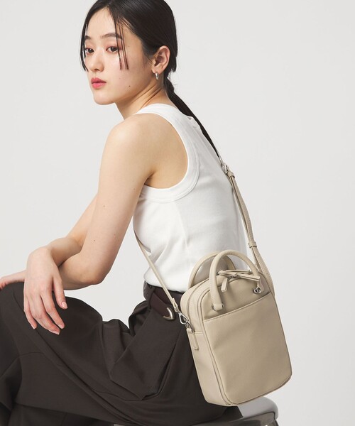 green label relaxing(グリーンレーベルリラクシング)の「<PARTE>2WAY マルチポーチ型 ショルダーバッグ(ショルダーバッグ・レディース・ブラウン/ナチュラル/ブラック/モカ・FREE)」の4枚目の写真