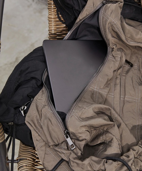 PUBLIC TOKYO（パブリックトウキョウ）の「ドローストリングショルダーバッグ（ショルダーバッグ・メンズ・カーキ/ブラック・FREE）」の17枚目の写真