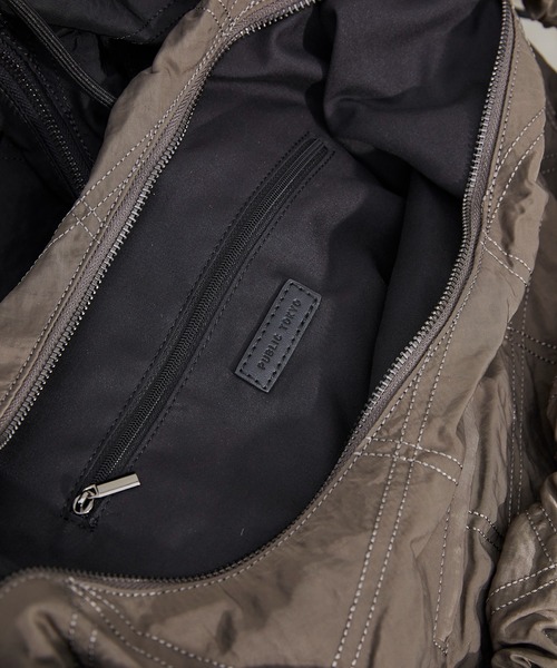 PUBLIC TOKYO（パブリックトウキョウ）の「ドローストリングショルダーバッグ（ショルダーバッグ・メンズ・カーキ/ブラック・FREE）」の15枚目の写真