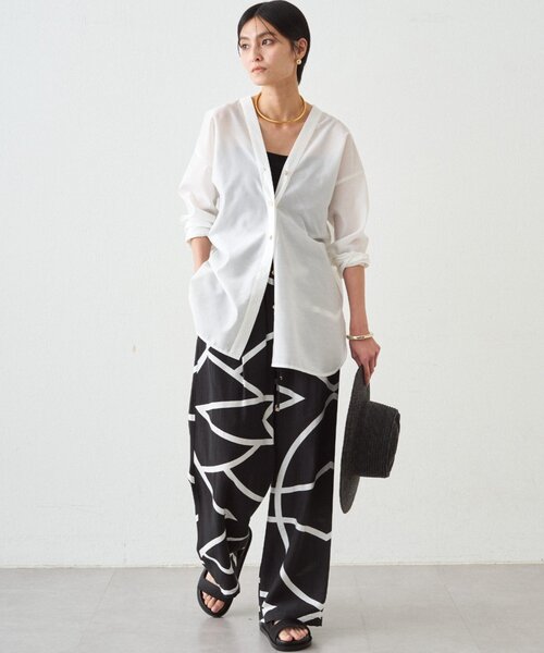 LOUNGEDRESS（ラウンジドレス）の「バイヤスロングブラウス（シャツ/ブラウス・レディース・オフホワイト/ブルー/ベージュ/ネイビー・FREE）」の18枚目の写真