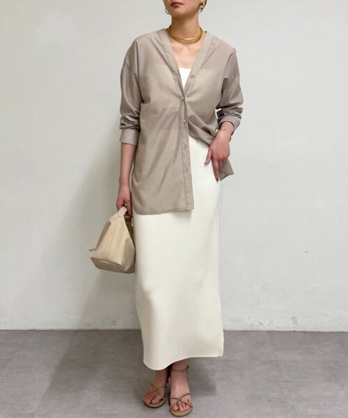 LOUNGEDRESS(ラウンジドレス)の「バイヤスロングブラウス(シャツ/ブラウス・レディース・オフホワイト/ブルー/ベージュ/ネイビー・FREE)」の18枚目の写真