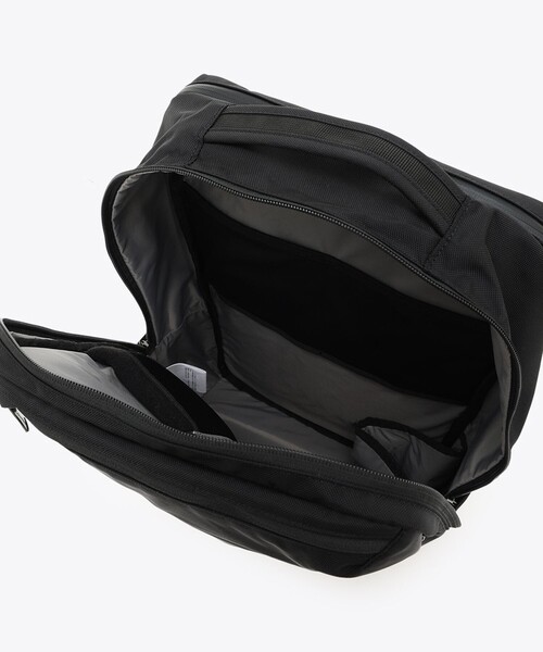 Columbia(コロンビア)の「撥水 軽量 Columbia/ スターレンジ 23L スクエア バックパック /コロンビア(バックパック/リュック・レディース・チャコールグレー/ブラック・ONE SIZE)」の4枚目の写真