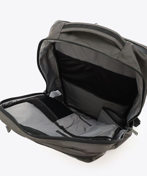 Columbia(コロンビア)の「撥水 軽量 Columbia/ スターレンジ 23L スクエア バックパック /コロンビア(バックパック/リュック・レディース・チャコールグレー/ブラック・ONE SIZE)」の8枚目の写真