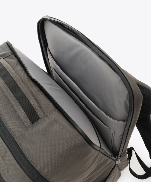 Columbia(コロンビア)の「撥水 軽量 Columbia/ スターレンジ 23L スクエア バックパック /コロンビア(バックパック/リュック・レディース・チャコールグレー/ブラック・ONE SIZE)」の15枚目の写真
