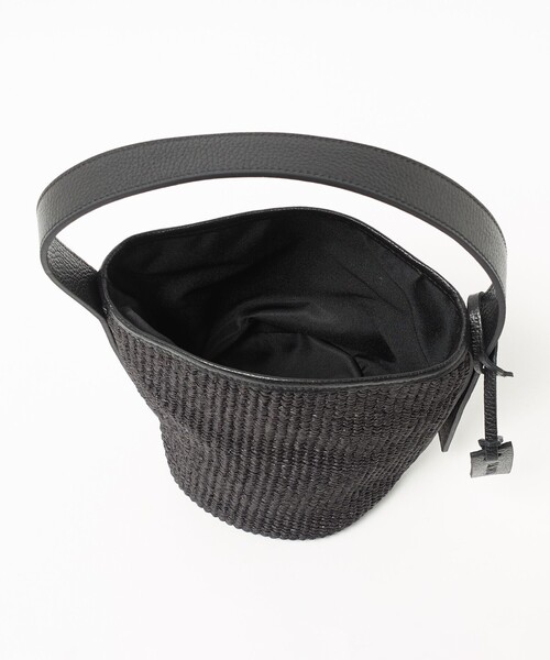 BEAUTY&YOUTH UNITED ARROWS(ビューティーアンドユースユナイテッドアローズ)の「<LA UNIQA>ショルダーバッグ(ショルダーバッグ・メンズ・ブラック/ベージュ・FREE)」の3枚目の写真