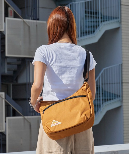 KELTY（ケルティ）の「KELTY/ケルティ ES CURVE SHOULDER M お出かけ 公園 旅行 通勤 通学 フェス ライブ アウトドア 2026年春夏（ショルダーバッグ・メンズ・ブラック/ベージュ/ネイビー/マスタード/ブラウン系その他・FREE）」の16枚目の写真