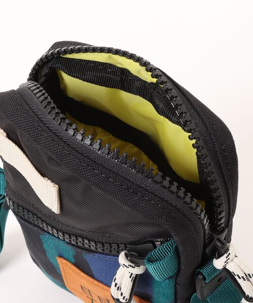TOPO DESIGNS(トポデザインズ)の「GO OUT掲載モデル【TOPO DESIGNS】MINI SHOULDER BAG/ミニショルダーバッグ(ショルダーバッグ・レディース・ブラウン/アイボリー/ホワイト系/ブラック/ブラウン系/ブラック系/ブルー系/ブルー系1/レッドパープル/グレー系・ONE SIZE)」の13枚目の写真