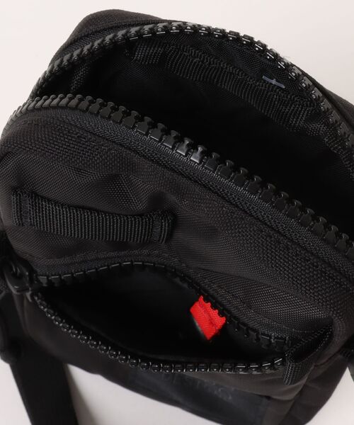 TOPO DESIGNS(トポデザインズ)の「GO OUT掲載モデル【TOPO DESIGNS】MINI SHOULDER BAG/ミニショルダーバッグ(ショルダーバッグ・レディース・ブラウン/アイボリー/ホワイト系/ブラック/ブラウン系/ブラック系/ブルー系/ブルー系1/レッドパープル/グレー系・ONE SIZE)」の15枚目の写真