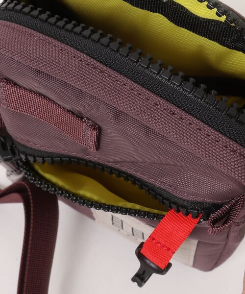 TOPO DESIGNS(トポデザインズ)の「GO OUT掲載モデル【TOPO DESIGNS】MINI SHOULDER BAG/ミニショルダーバッグ(ショルダーバッグ・レディース・ブラウン/アイボリー/ホワイト系/ブラック/ブラウン系/ブラック系/ブルー系/ブルー系1/レッドパープル/グレー系・ONE SIZE)」の16枚目の写真