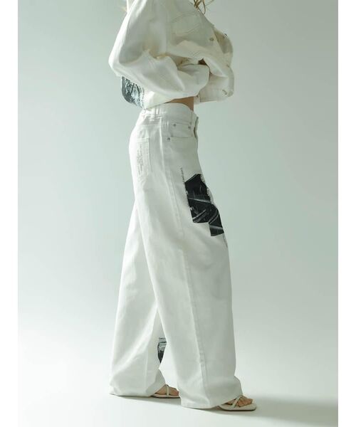 :ETHROF(イーサオブ)の「GRAPHIC STRAIGHT DENIM PANTS(デニムパンツ・レディース・オフホワイト/チャコール・FREE)」の8枚目の写真