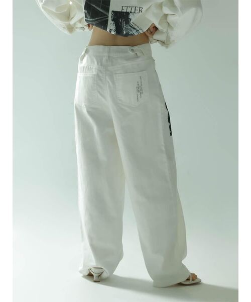 :ETHROF(イーサオブ)の「GRAPHIC STRAIGHT DENIM PANTS(デニムパンツ・レディース・オフホワイト/チャコール・FREE)」の7枚目の写真