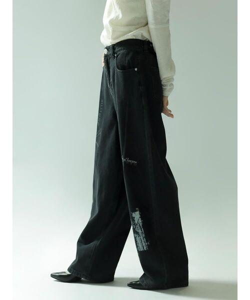 :ETHROF(イーサオブ)の「GRAPHIC STRAIGHT DENIM PANTS(デニムパンツ・レディース・オフホワイト/チャコール・FREE)」の5枚目の写真