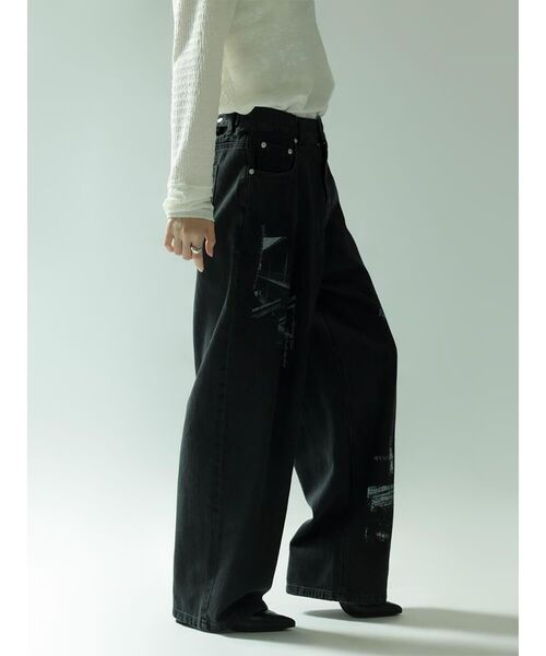 :ETHROF(イーサオブ)の「GRAPHIC STRAIGHT DENIM PANTS(デニムパンツ・レディース・オフホワイト/チャコール・FREE)」の4枚目の写真
