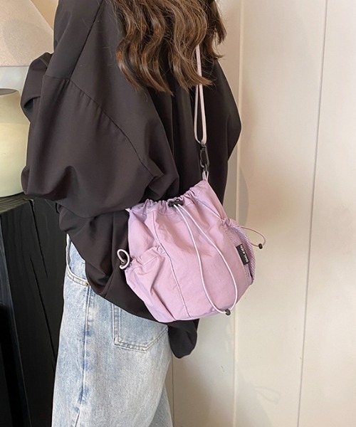 Coo+i(クーイ)の「巾着型ナイロン ショルダーバッグ(ショルダーバッグ・レディース・ブラック/カーキ/ブルー/ベージュ/パープル・FREE)」の21枚目の写真
