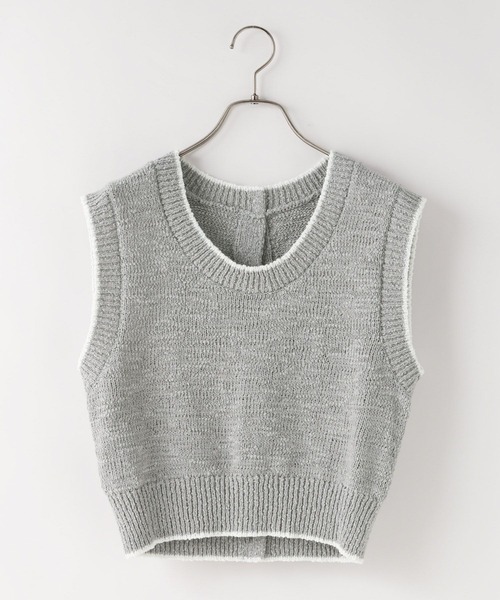 LOWRYS FARM（ローリーズファーム）の「ハイショクバックボタンベスト 638452（ベスト・レディース・グレー/ブラック/レッド・FREE）」の2枚目の写真