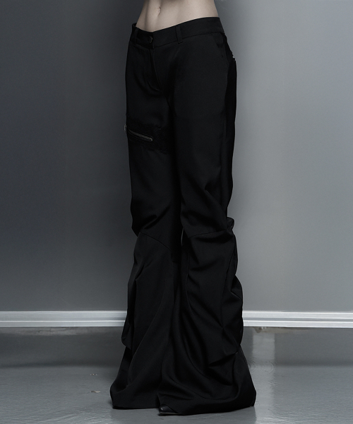 ETRE AU SOMMET(エトレオソメ)の「Side Double Lace-Up Bootcut Slacks (Black)(スラックス・レディース・ブラック・1/2)」の2枚目の写真