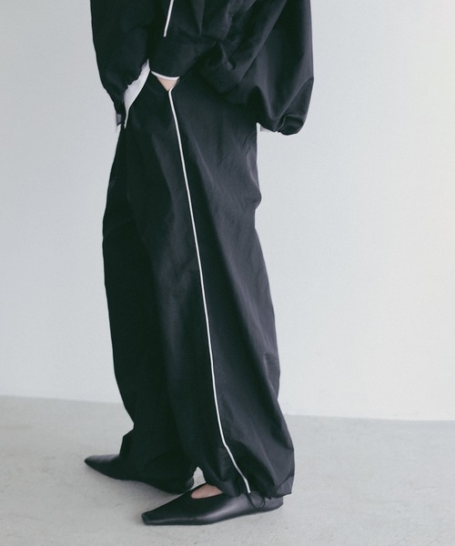 MANOF(マノフ)の「ACTIVE 2WAY WIDE PANTS(その他パンツ・レディース・ブラック/オレンジ/ホワイト・M/S)」の1枚目の写真