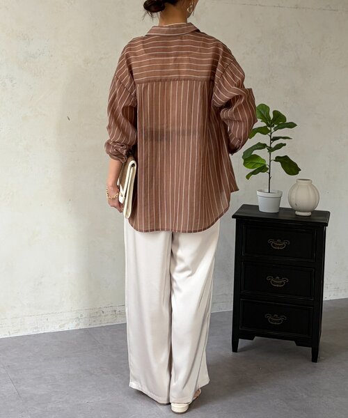 Chez toi（シェトワ）の「【程よい透け感】シアーストライプシャツ（シャツ/ブラウス・レディース・サックスブルー/ホワイト/ブラウン・FREE）」の15枚目の写真