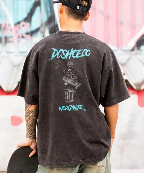 DC SHOES(ディーシーシューズ)の「DC SHOES メンズ 26 SKATE SKULL SS Tシャツ 【2026年春夏モデル】/バックプリント半袖Tシャツ(Tシャツ/カットソー・メンズ・ホワイト/ブラック/ブラック系その他/スミクロ・MEDIUM/LARGE/X-LARGE)」の4枚目の写真