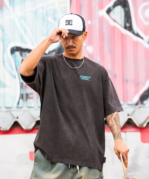 DC SHOES(ディーシーシューズ)の「DC SHOES メンズ 26 SKATE SKULL SS Tシャツ 【2026年春夏モデル】/バックプリント半袖Tシャツ(Tシャツ/カットソー・メンズ・ホワイト/ブラック/ブラック系その他/スミクロ・MEDIUM/LARGE/X-LARGE)」の7枚目の写真